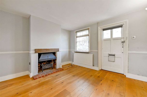 Charming two bedroom property located in the heart of Henley-on-Thames - Photo 1