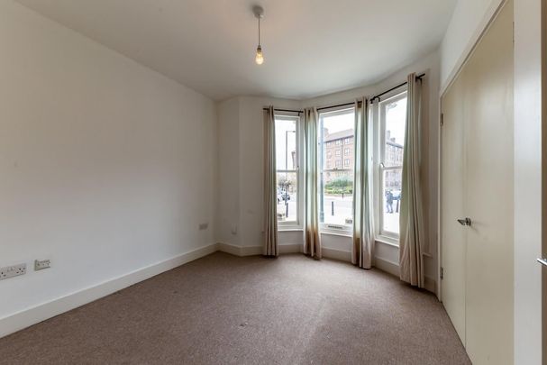 1 Bed Flat, Reighton Road, E5 - Photo 1