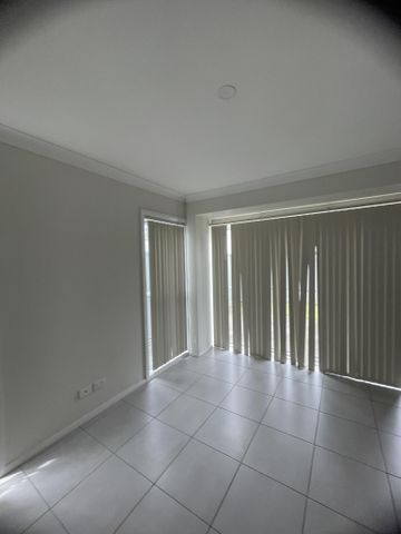 Modern, Spacious Townhouse - Photo 5