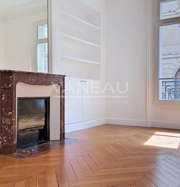 Appartement • Paris 17ème - Photo 2