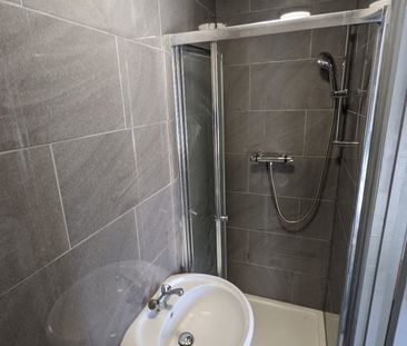 Studio Flat, Western Avenue, W3 - Photo 1