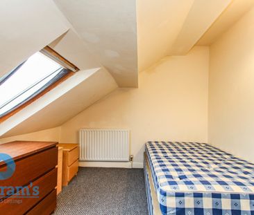 5 bed Semi-Detached House for Rent - Photo 5