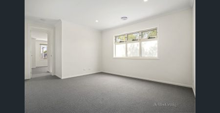 A Blend of Light, Luxury and Contemporary Elegance - Photo 4