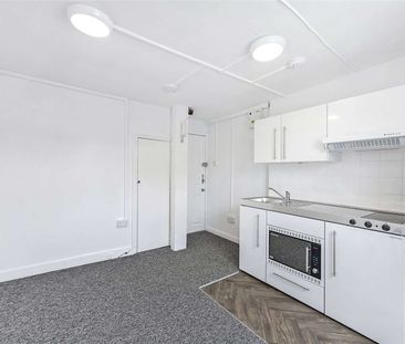 A studio flat in a prime South Kensington location close to all the local amenities. - Photo 5