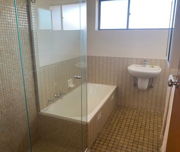 25 Sandpiper Place, West Lakes Shore, SA 5020 - Photo 1