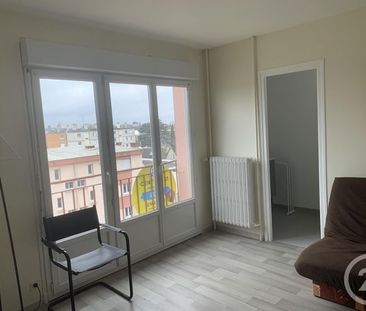 Appartement Studio à louer 1 pièce - 29,50 m2 CHATEAUROUX - 36 - Photo 2