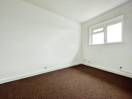 2 bedroom maisonette to rent - Photo 3