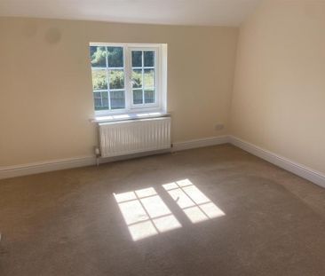 3 bedroom detached house to rent - Photo 4
