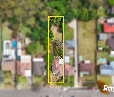 READY TO MOVE IN Three Bedroom Family Home With Oversized Backyard!... - Photo 4