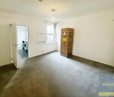 Hythe Hill, Colchester - Photo 1