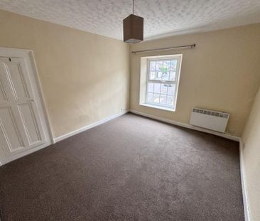 Market Street, Chapel-En-Le-Frith - Photo 6