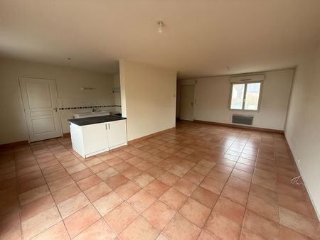 Location maison 4 pièces, 89.77m², Feneu - Photo 3
