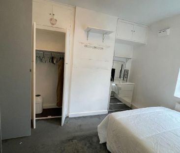 4 bedroom flat share to rent - Photo 2