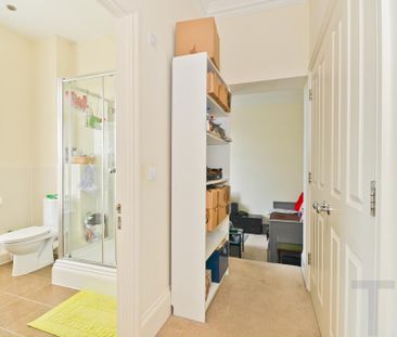 3 bedroom flat to rent - Photo 4