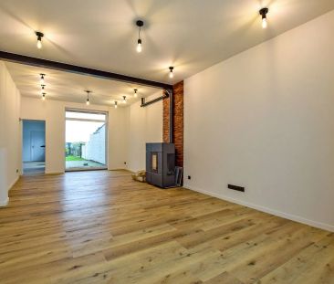 Gerenoveerde rijwoning te huur op 273m² met 3 slaapkamers te Adinke... - Photo 2