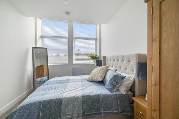 Peterborough - Photo 1