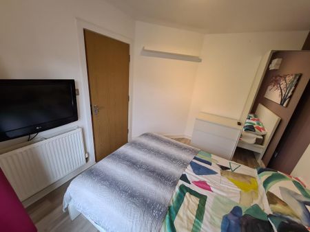 4 bedroom townhouse to rent - Photo 4