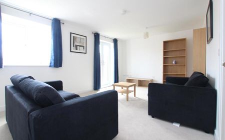 A large four bed STUDENT house, located just a 5 minute walk from the University, in new development, Scholars Chase. Offered on a furnished basis, available in July 2026. - Photo 2