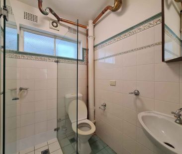 Studio apartment is located in a quiet part of Newtown - Photo 4