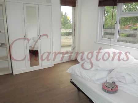 Large Two Bed Flat with Roof Terrace To Let Sevington Road NW4 - Photo 4