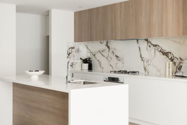 Dee Why, 8 B Oaks Avenue - Photo 1