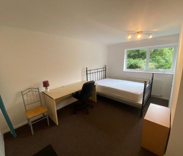 4 bedroom terraced house to rent - Photo 5