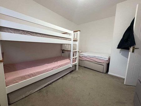 Chiltern Court, Widmore Road, Uxbridge, UB8 - Photo 4