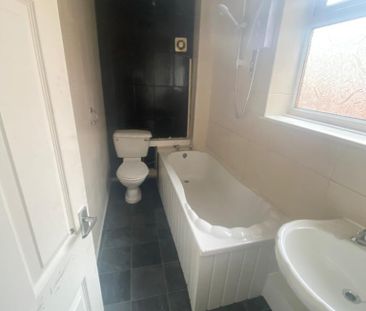 3 bedroom flat to rent - Photo 4