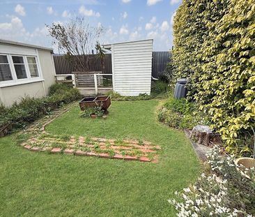 15 Bush Grove, Trentham - Photo 3