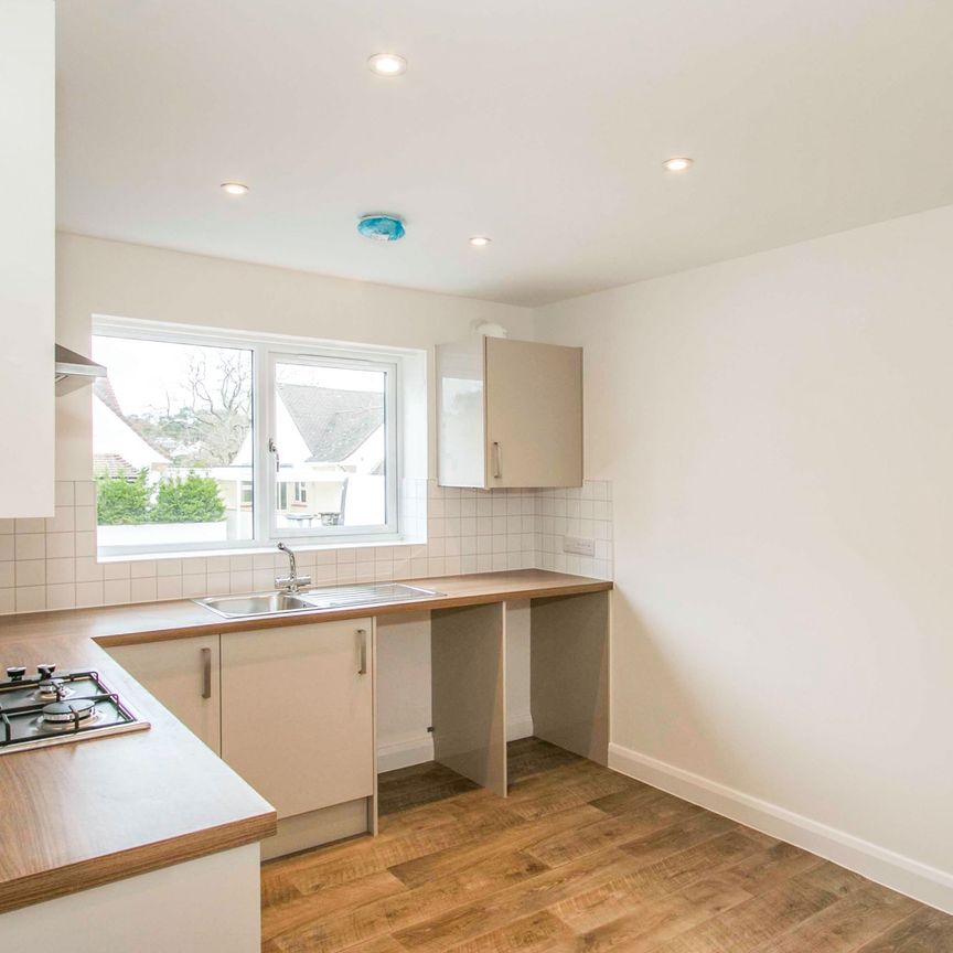 3 bedroom house to rent Wharfdale Road, Bournemouth, BH4 - Photo 1