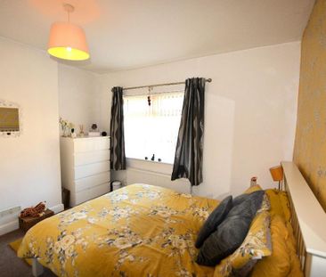 2 bedroom semi-detached house to rent - Photo 5