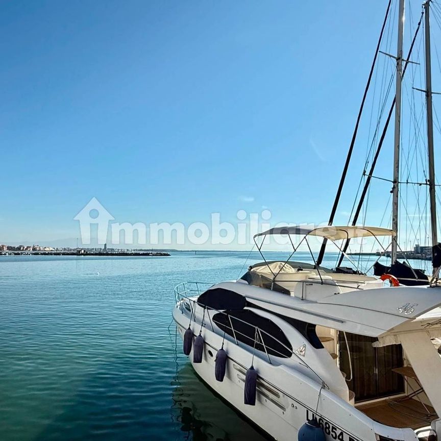 Trilocale via Porto Innocenziano, Centro Storico, Anzio - Photo 1