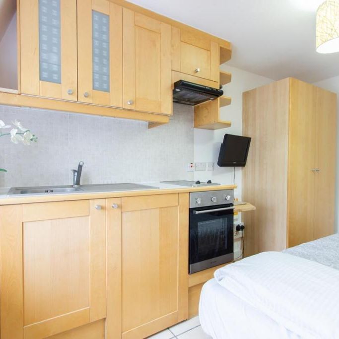 Studio to rent - Photo 1