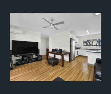 Spacious, Sun-Filled Kedron Apartment - Photo 3