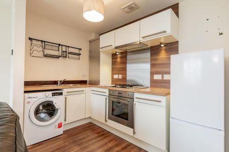 2 bedroom terraced house to rent - Photo 2