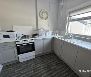1 bedroom in a house share to rent - Photo 5