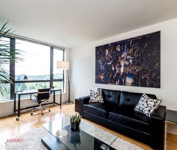 Condo in Port Moody, BC - Photo 6
