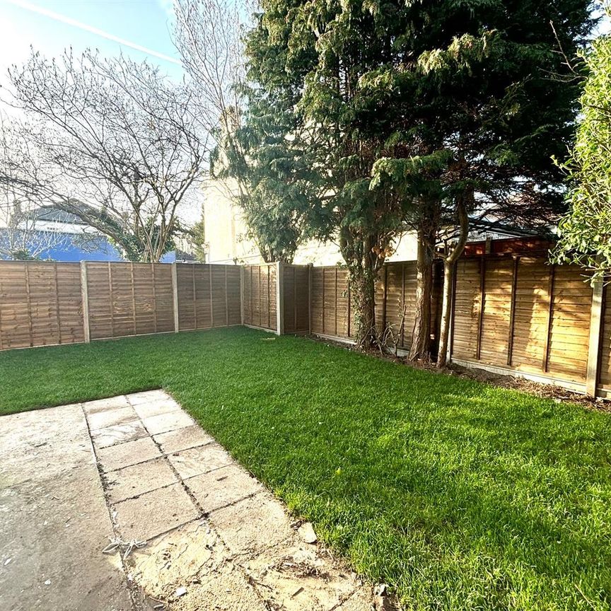 Vincent Close, Sipson, West Drayton, UB7 - Photo 1