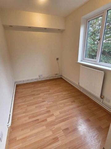 Myers Lane, Verona Court, SE14 - Photo 4
