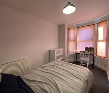 4 bedroom terraced house to rent - Photo 5