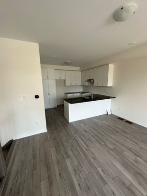 For Lease - 23 Bluebird Lane, Barrie, Ontario - Photo 1