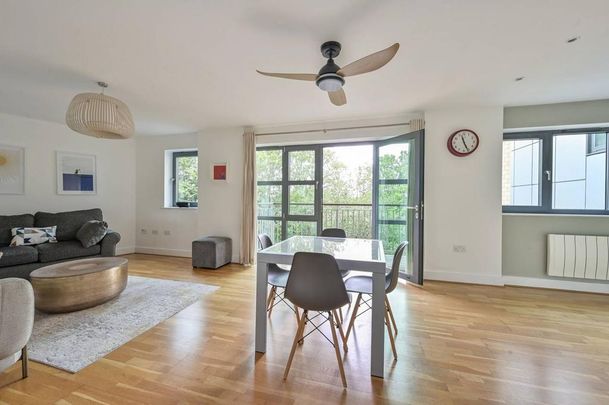 2 bedroom flat to rent - Photo 1