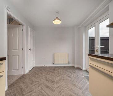 3 bedroom semi-detached house to rent - Photo 3