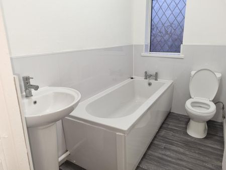 3 bedroom terraced house to rent - Photo 4