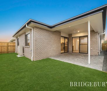 Elegant Living in Palmview! - Photo 6