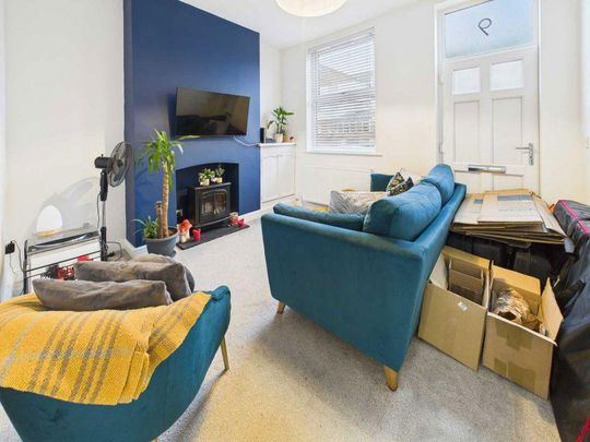 2 bedroom terraced house to rent - Photo 1