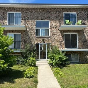 Grand 4 1/2 à louer à St-Hubert - Photo 2