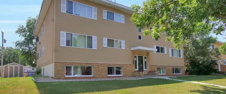 425 17th Ave E | 425 17th Ave E, Regina - Photo 1