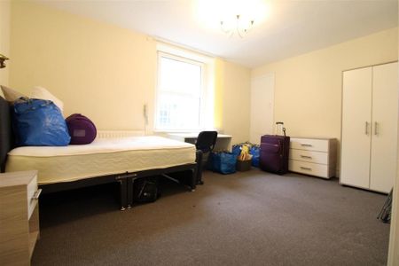 2 bedroom private hall to rent - Photo 5