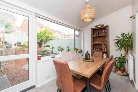 3 bedroom semi-detached house to rent - Photo 5